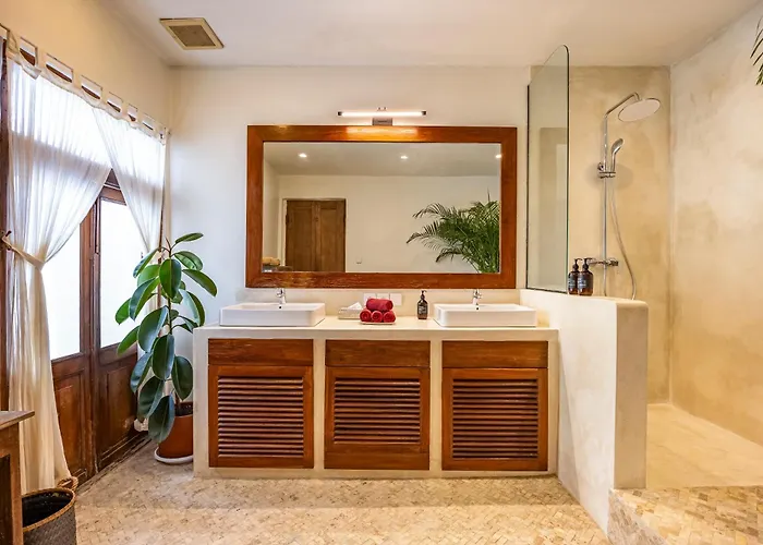 Telma - Charming 2br In Seminyak, Walking Distance To Eat Street Villa Seminyak